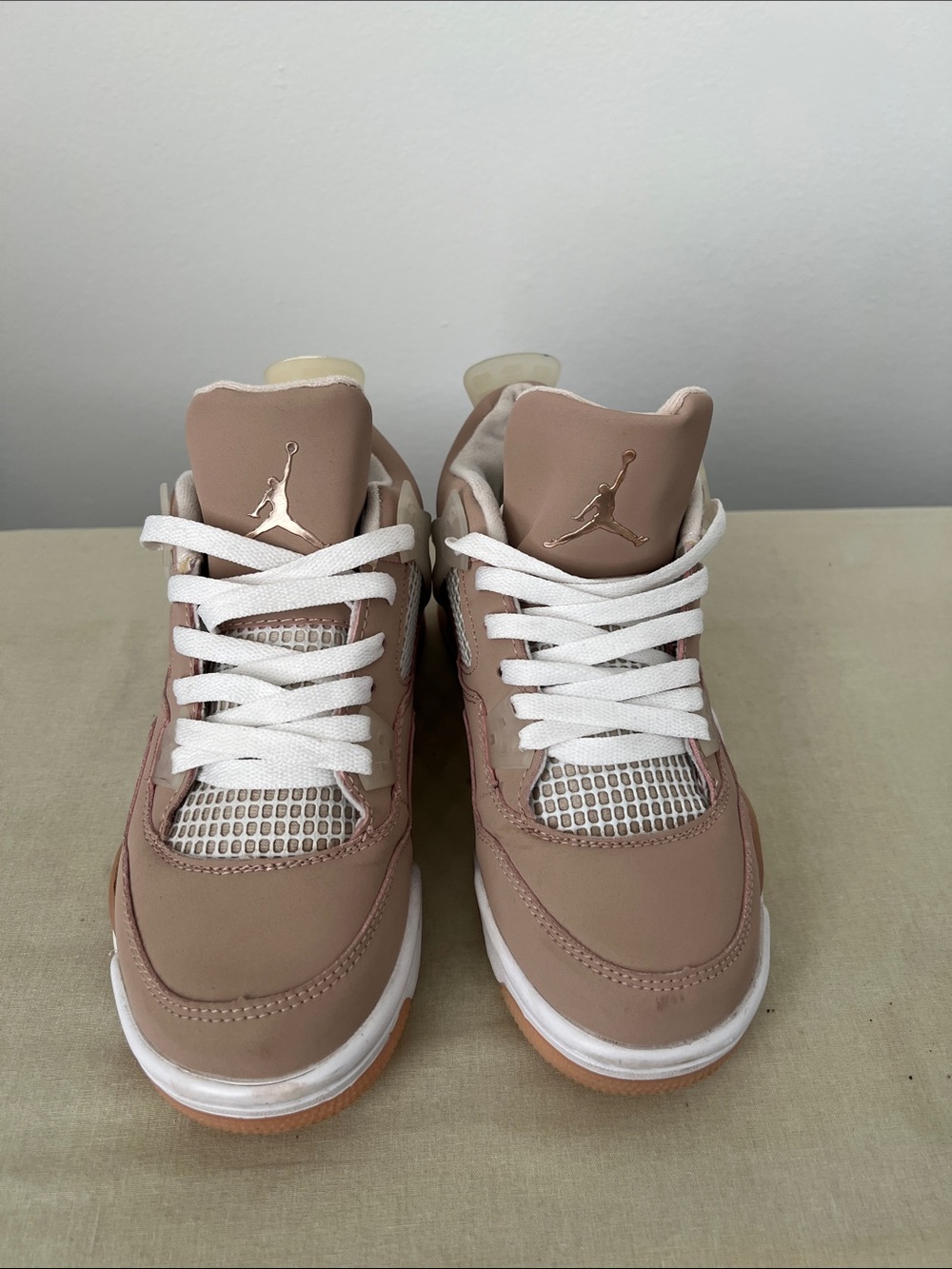 Jordan sneakers in dusty rose and white